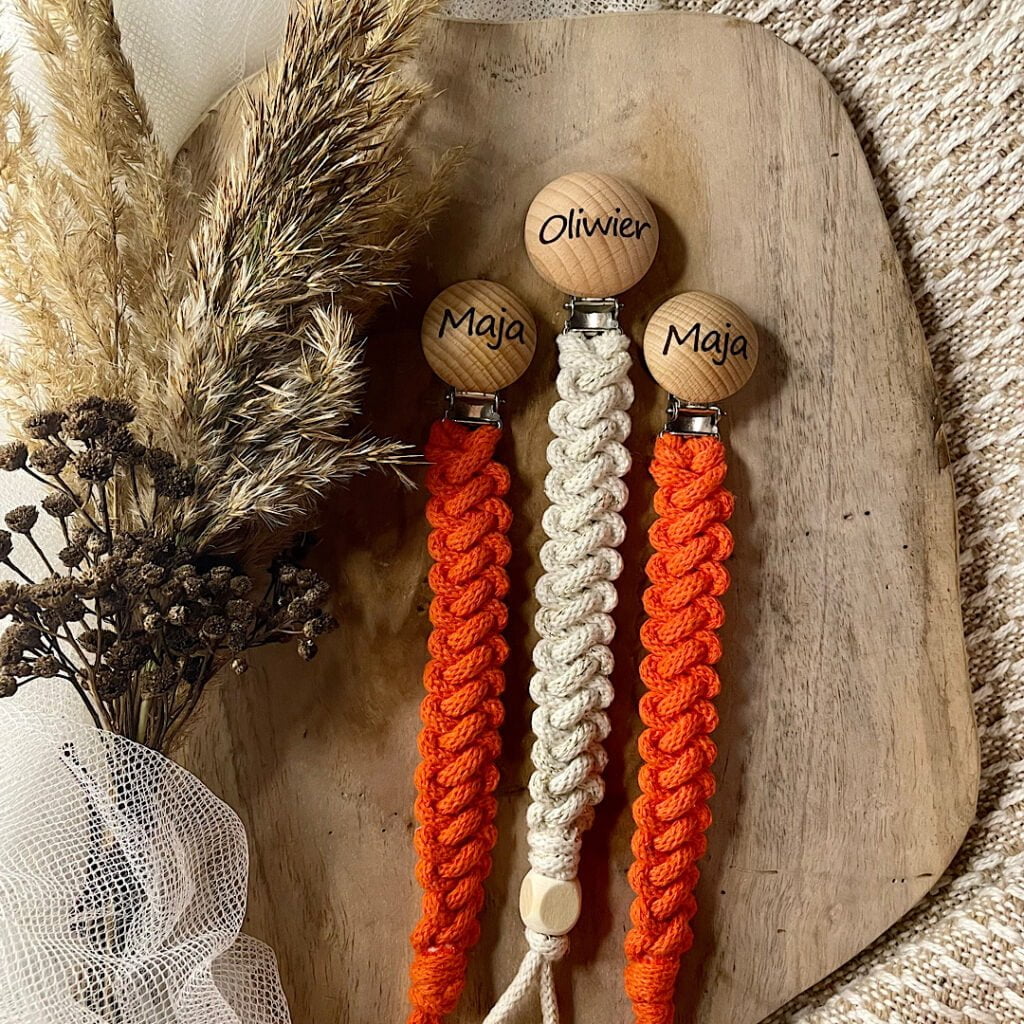 Zawieszki do smoczka z grawerem